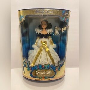 𝅺mattel Disney's Snow White Holiday Princess Barbie 1998